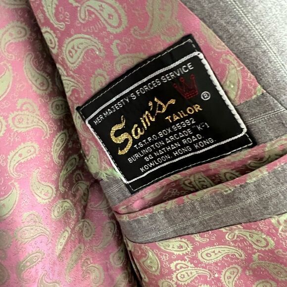Men’s Sam’s Tailor’s Custom Suit. Excellent Condition. Size 44L - Picture 15 of 16
